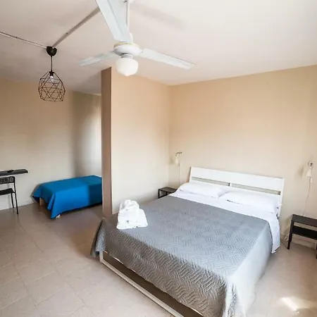 Departure Rooms&hostels 2* Nápoly